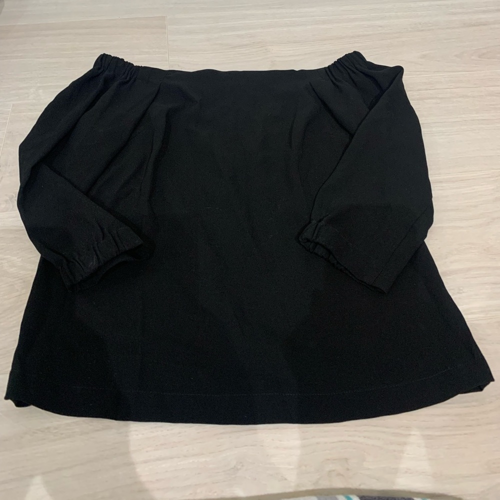 Aritzia babaton off shoulder work blouse